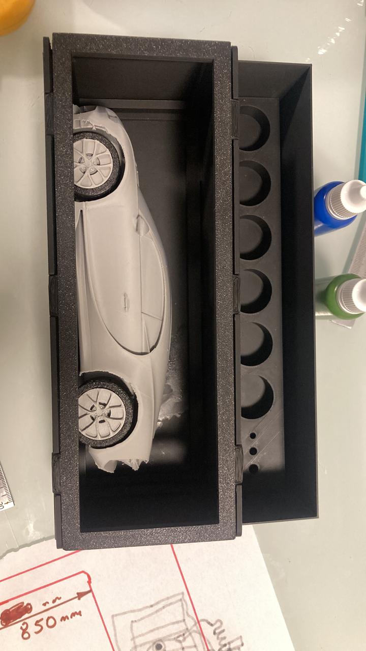 Kit físico com miniatura e encaixes internos